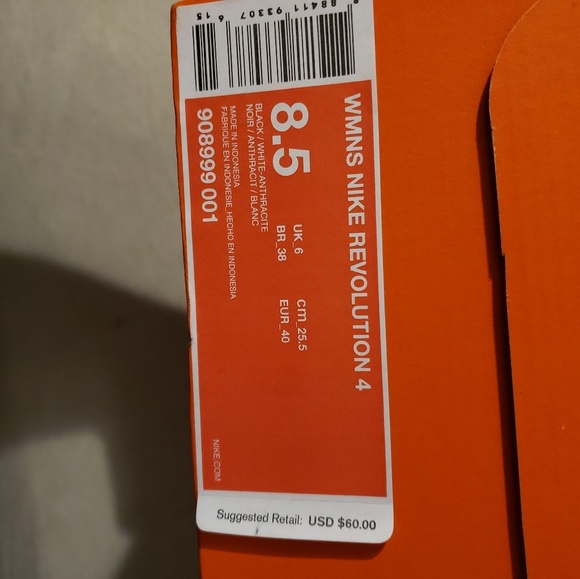 Nike - Picture 4 of 4